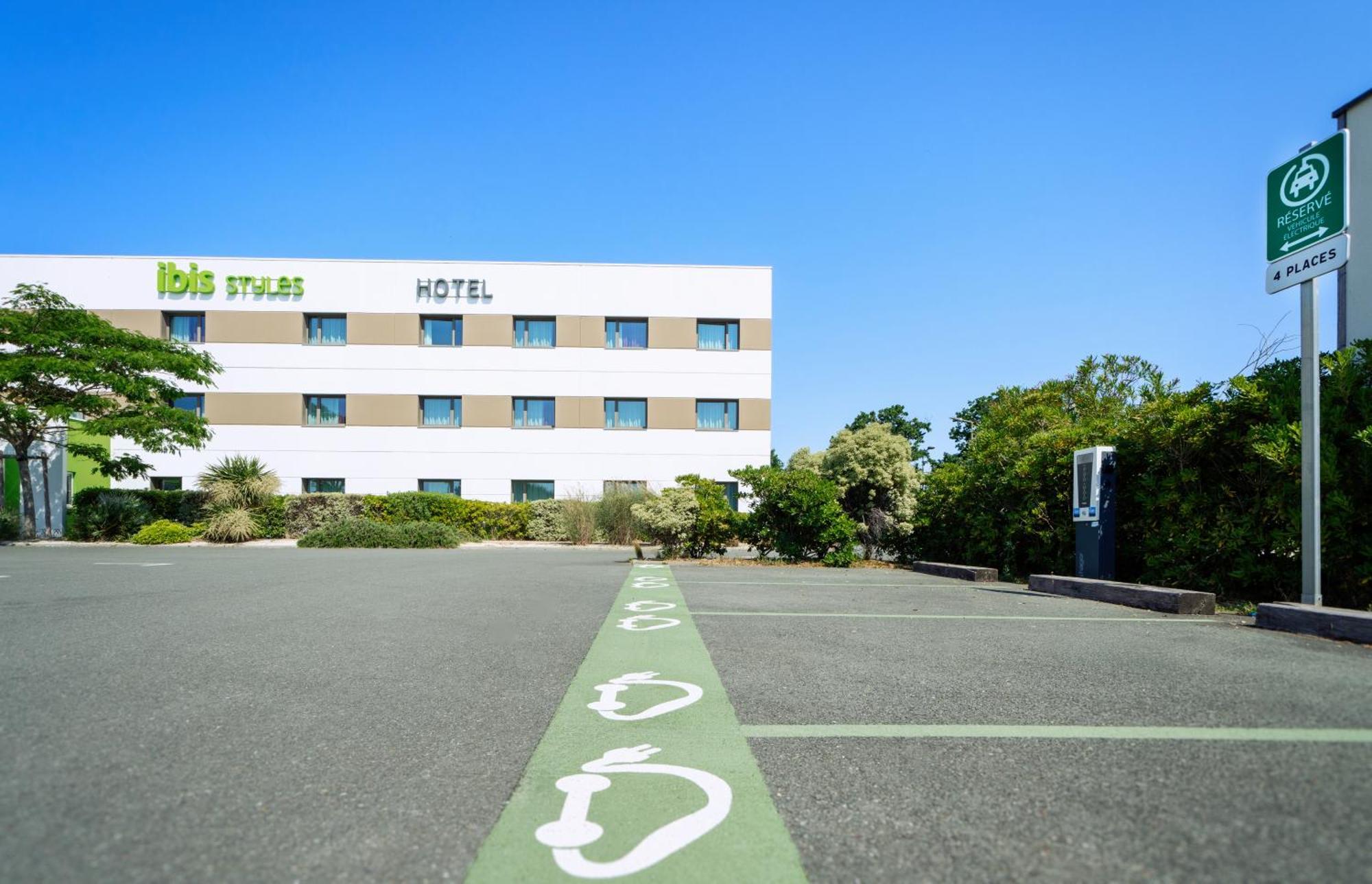 Hotel Ibis Styles Les Sables Olonne Exterior foto